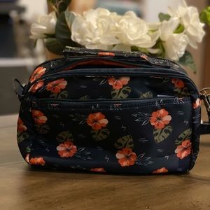 Lug Scoop Cross Body Bag,